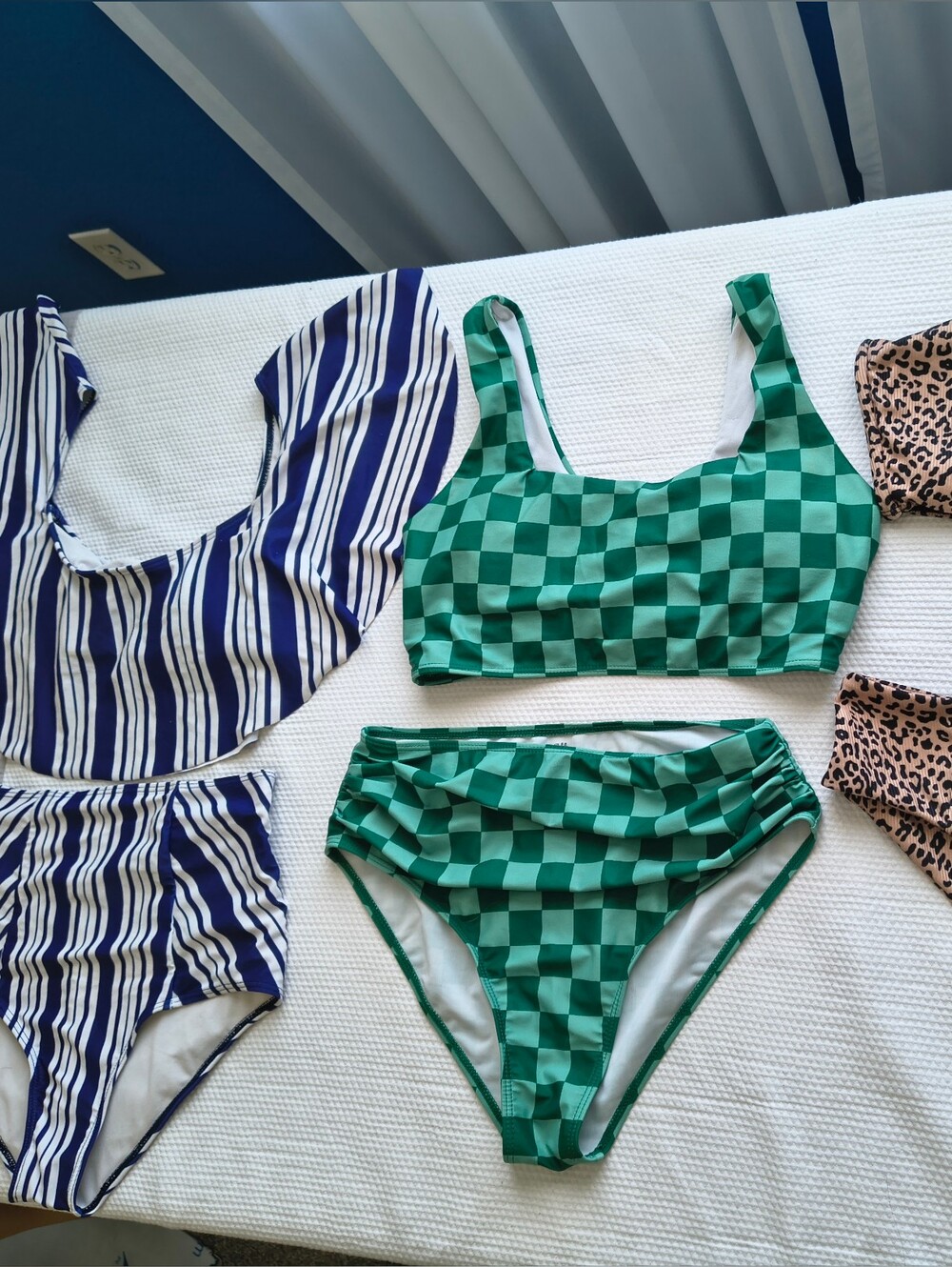 Women's Swimwear Lot 2-Piece Bikinis One-Piece Swimsuits Floral Stripe Leopard.